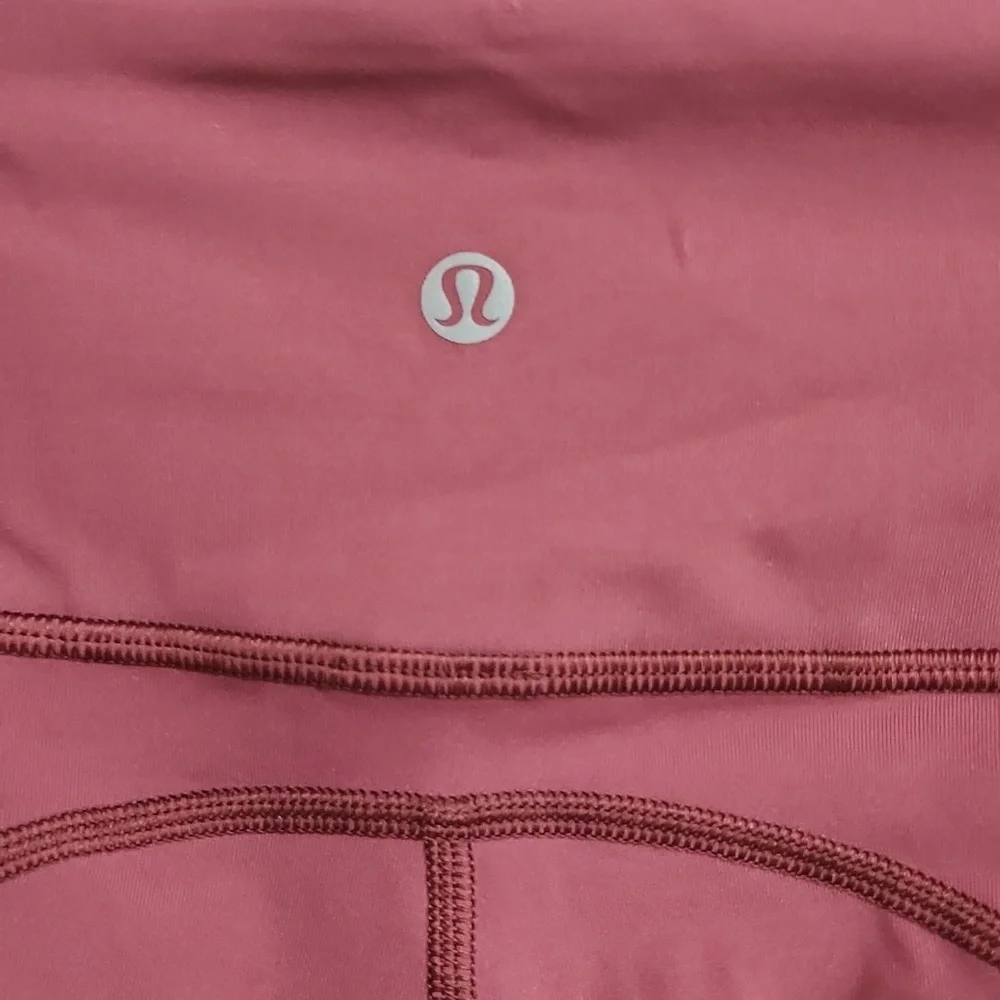 NWOT Lululemon All The Right Places Crop II *23